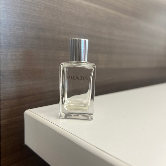 Mini Prada perfume bottle - Picture 1 of 3